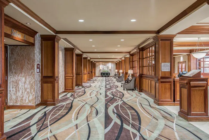 Crowne Plaza Knoxville Downtown University, an IHG Hotel 5