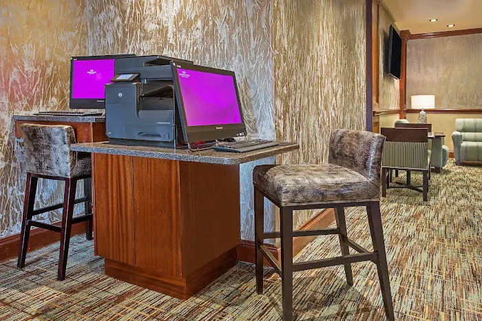 Crowne Plaza Knoxville Downtown University, an IHG Hotel 5