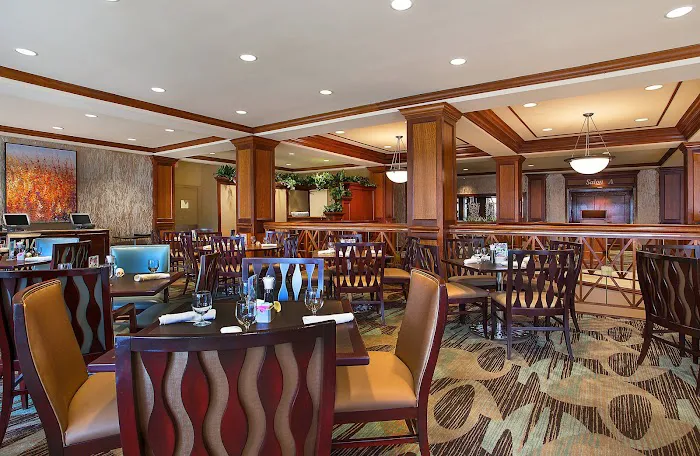 Crowne Plaza Knoxville Downtown University, an IHG Hotel 5