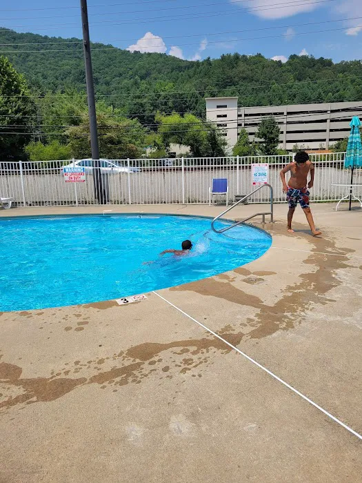 Cherokee Grand Hotel 4