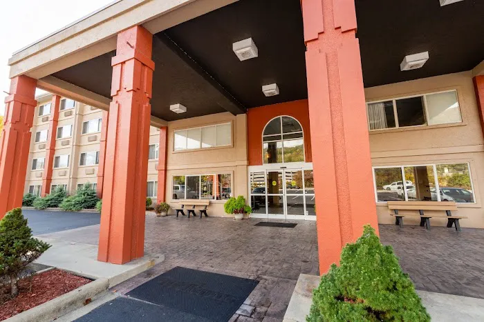 Cherokee Grand Hotel 4