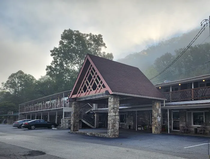Drama Inn, Cherokee NC 4