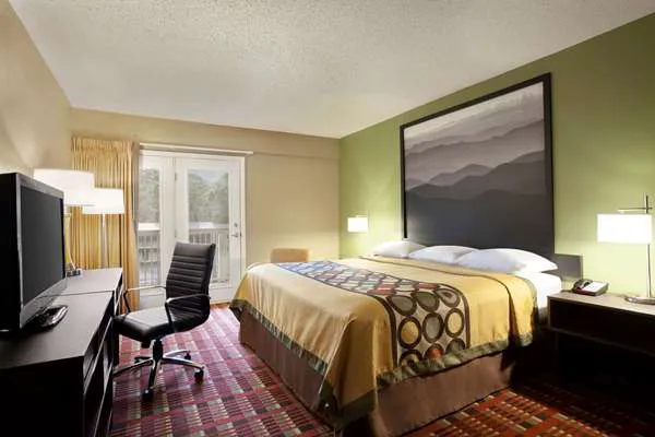 Super 8 by Wyndham Cherokee 4
