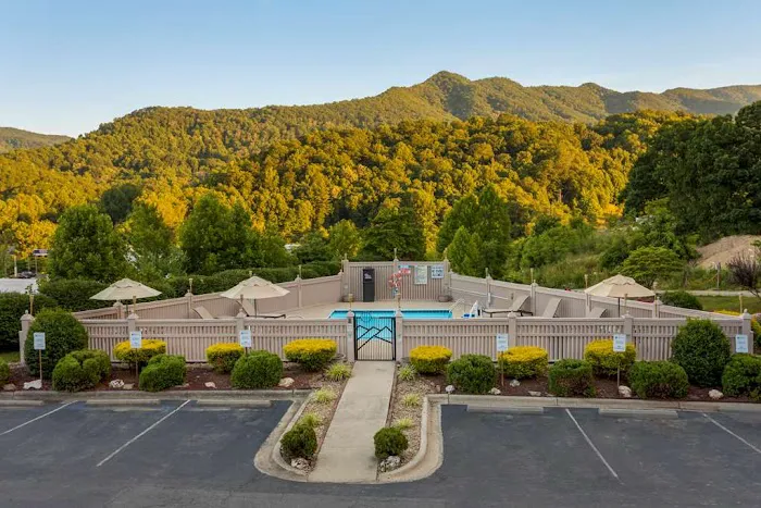 Best Western Smoky Mountain Inn 4