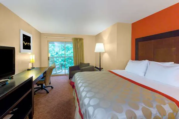 Ramada by Wyndham Maggie Valley 4