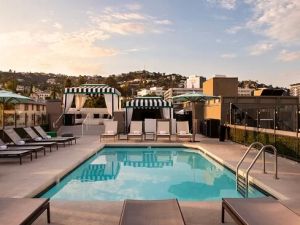 Affordable Hotels with Free Wi-Fi in Los Angeles for Budget Travelers