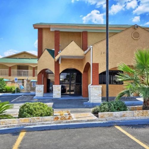 Budget Hotels in Austin Near Live Music Venues: Your Guide to Affordable Stays