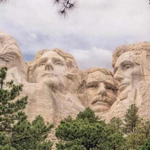 Best Hotels Near Mount Rushmore National Memorial for a Memorable Stay