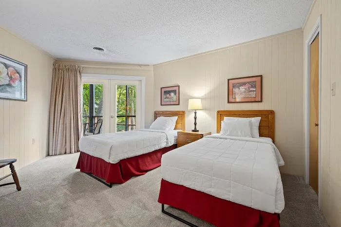 Peppertree Maggie Valley Resort Villas and Inn 4