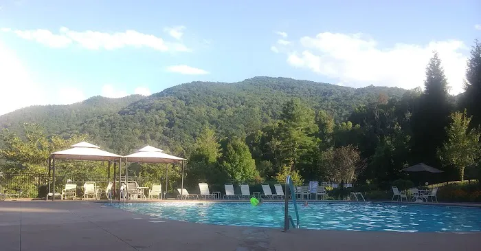 Peppertree Maggie Valley Resort Villas and Inn 4