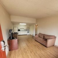 Uptown Inn & Suites ico
