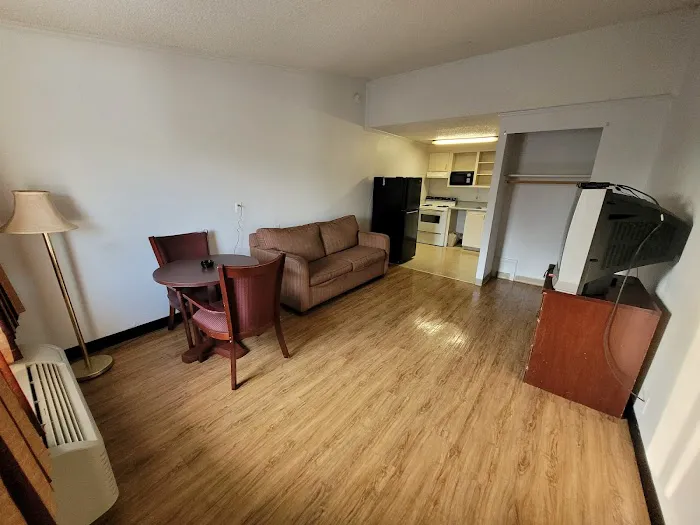 Uptown Inn & Suites 4