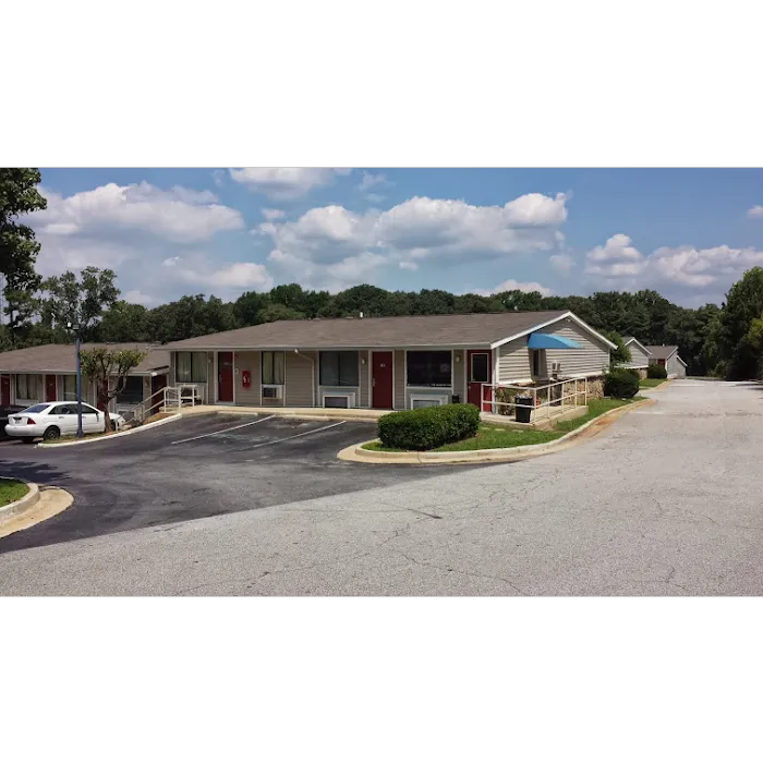 Uptown Inn & Suites 4