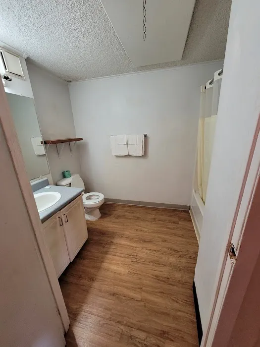 Uptown Inn & Suites 4