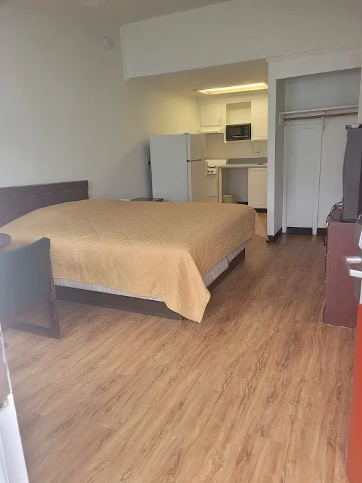 Uptown Inn & Suites 4