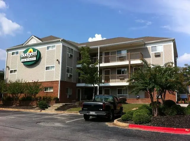 Live In Lodge Lithia Springs 4