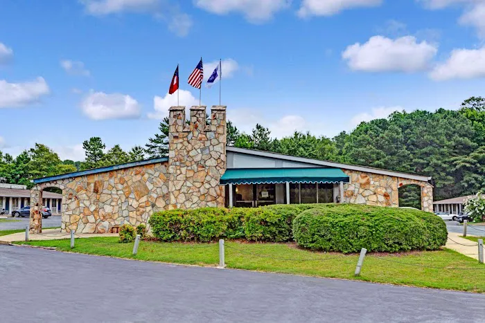 Knights Inn Austell 5