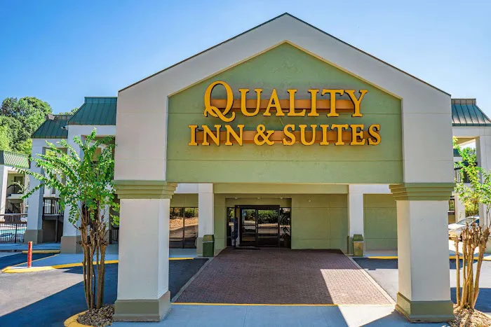 Quality Inn & Suites near Six Flags - Austell 4