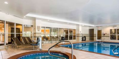 Comfort Inn & Suites near Six Flags