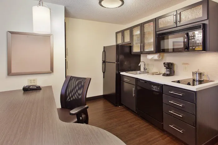 Sonesta Simply Suites Knoxville 4