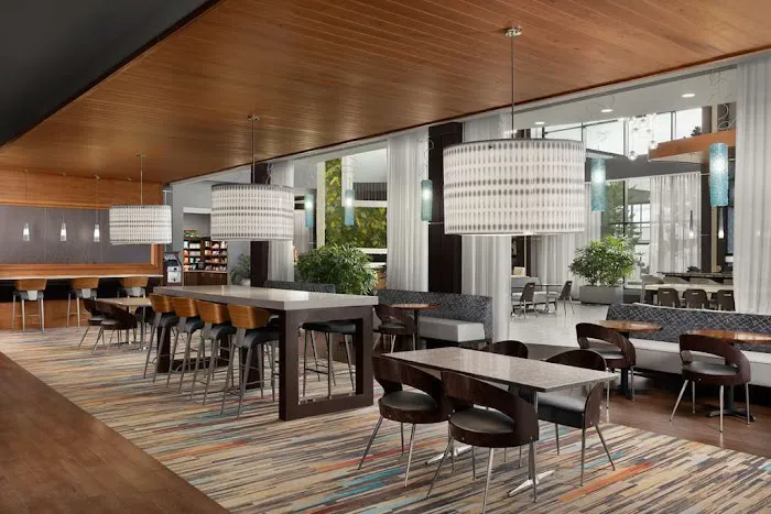 Embassy Suites by Hilton Knoxville West 4