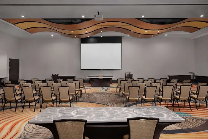 Embassy Suites by Hilton Knoxville West 4
