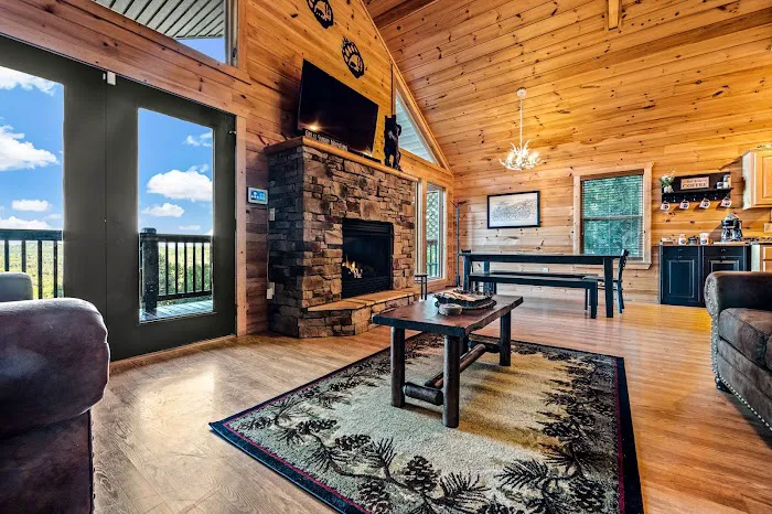 Lonesome Pine Lodge by Smoky Retreats 4
