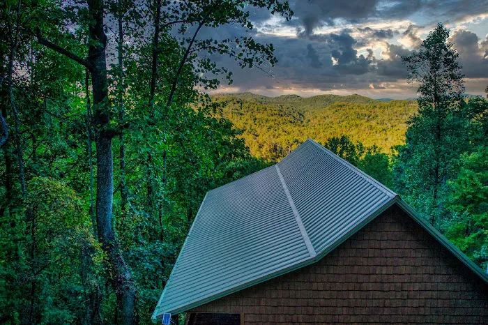 Lonesome Pine Lodge by Smoky Retreats 4