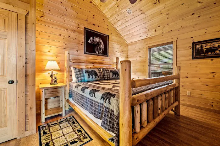 Lonesome Pine Lodge by Smoky Retreats 4
