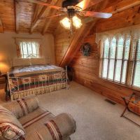 Maples Ridge Vacation Rentals - Bears Den ico