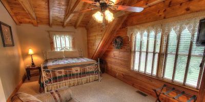 Maples Ridge Vacation Rentals - Bears Den