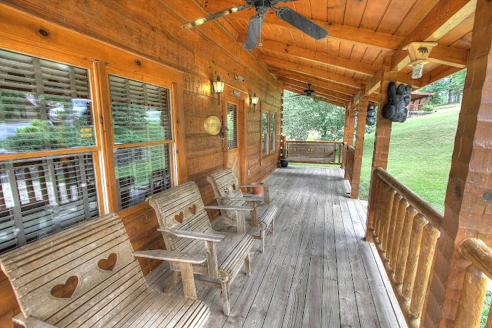 Maples Ridge Vacation Rentals - Bears Den 4