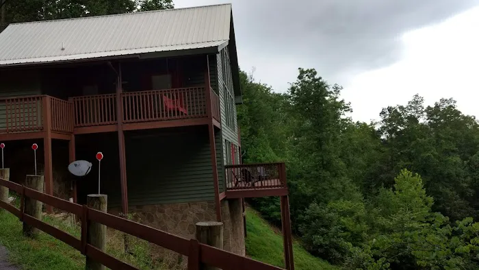 Maples Ridge Vacation Rentals:Emerald Forest 4