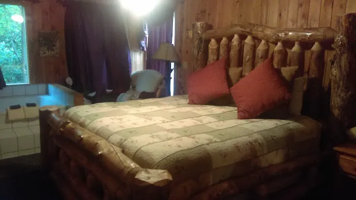 Maples Ridge Vacation Rentals:Emerald Forest 4