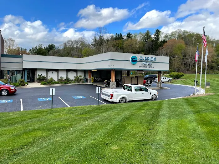 Clarion Hotel and Conference Center 4