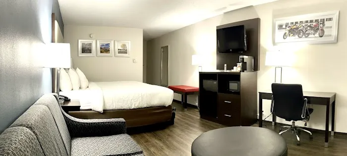 Clarion Hotel and Conference Center 4