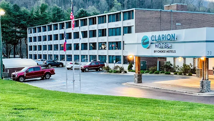 Clarion Hotel and Conference Center 4