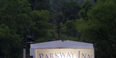 Parkway Inn