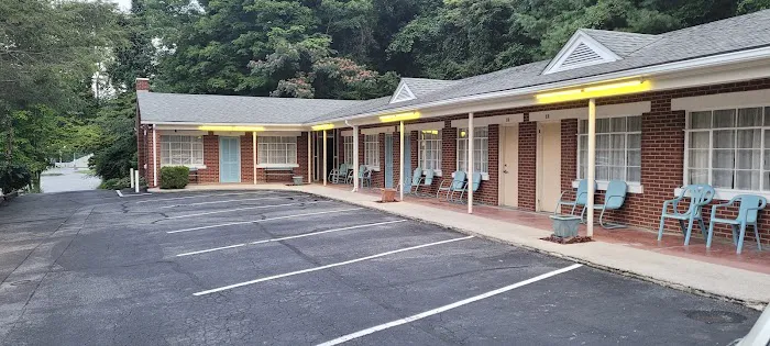 Parkway Inn 4