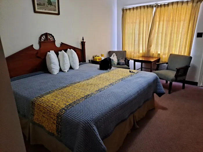 Parkway Inn 4