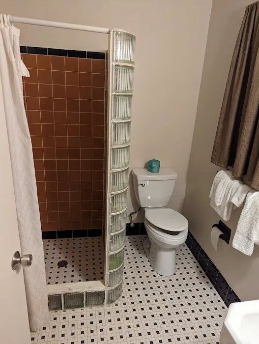 Parkway Inn 4