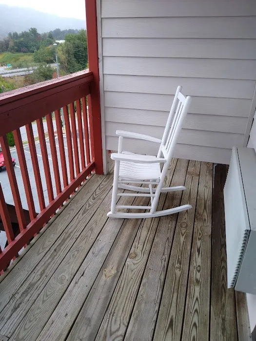 Days Inn by Wyndham Waynesville NC 4