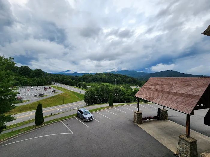 Days Inn by Wyndham Waynesville NC 4