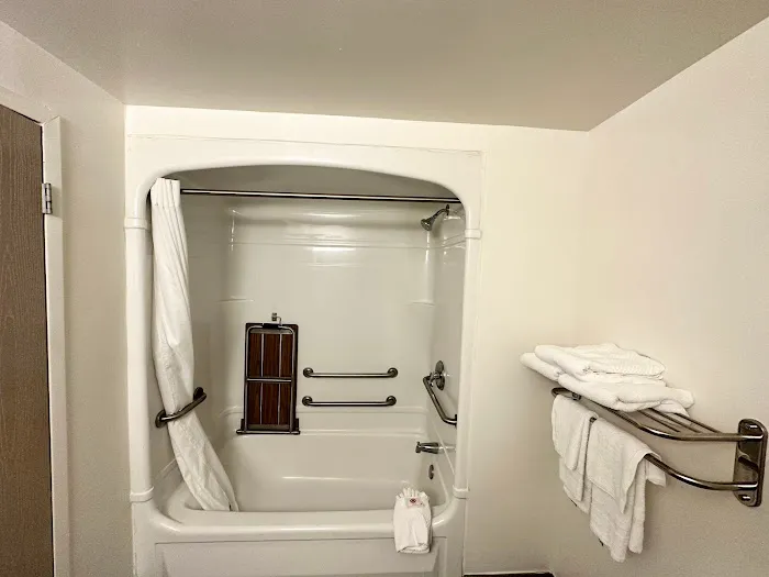 Ramada by Wyndham Lithia Springs Atlanta 4