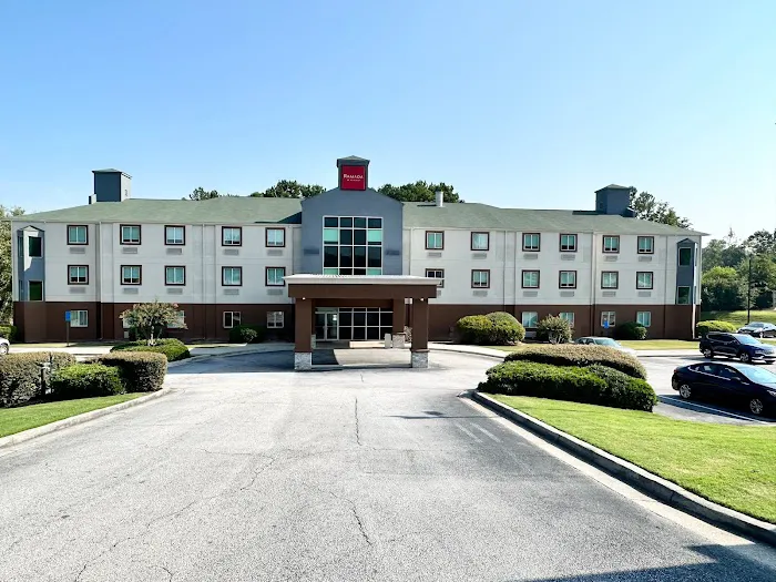 Ramada by Wyndham Lithia Springs Atlanta 4