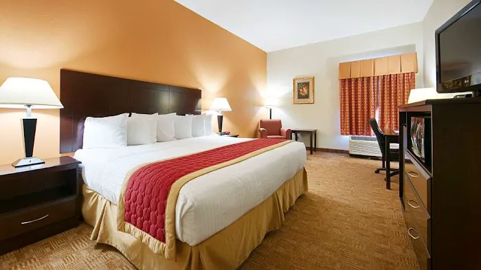 Best Western Hiram Inn & Suites 4