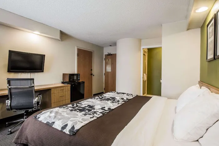 Rodeway Inn 4