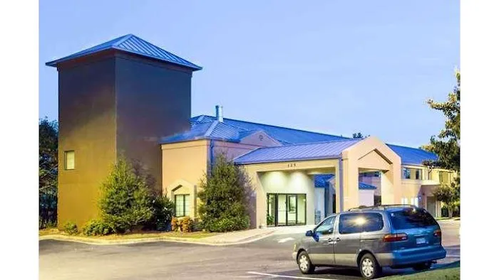 Rodeway Inn 4
