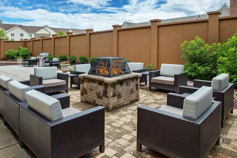 Courtyard Knoxville Cedar Bluff 4