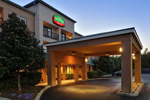 Courtyard Knoxville Cedar Bluff 4